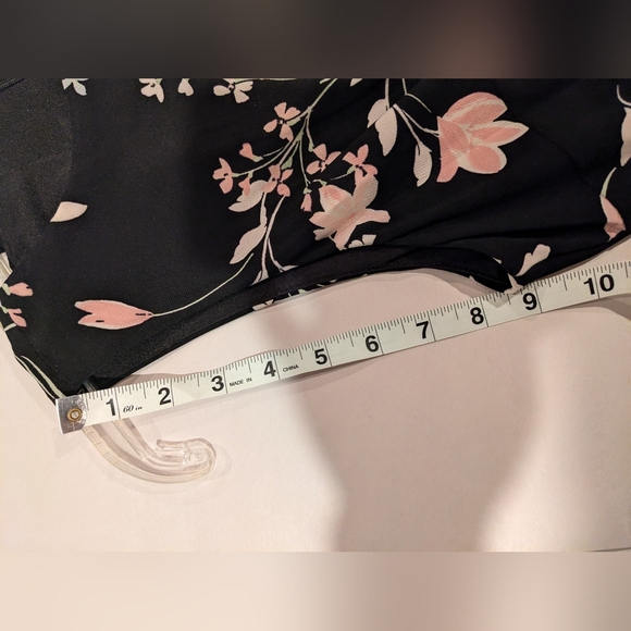 Size 10 Anne Klein stretchy long dress - black with pink and white flowers - Picture 10 of 10